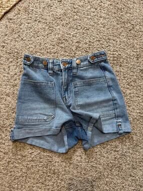 BCBGeneration hi Rose tab waist short 25 3508